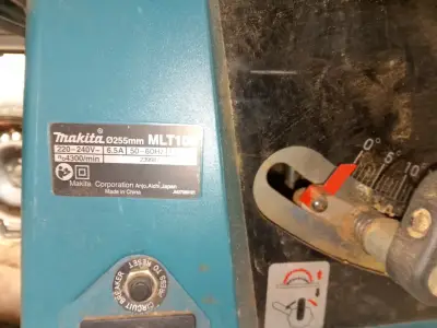 Sierra de mesa Makita MLT100 - miniatura 1