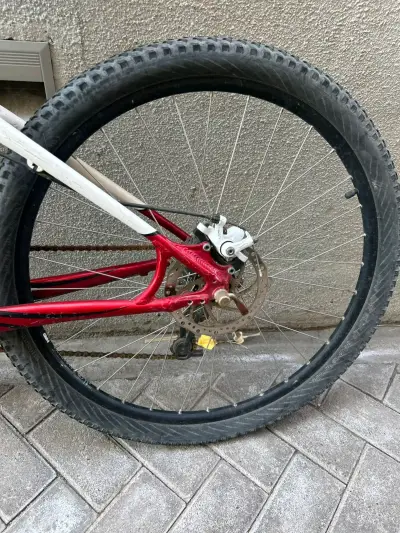 Bicicleta montaña Specialized roja - miniatura 3