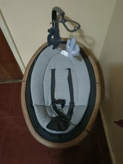 Silla mecedora para bebé gris - miniatura 1