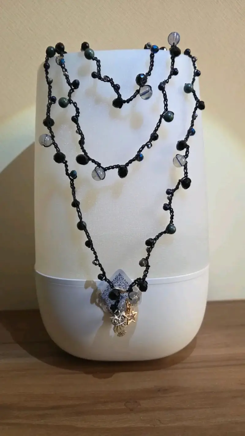 Collar mil vueltas tejido con cristales y piedras - 4