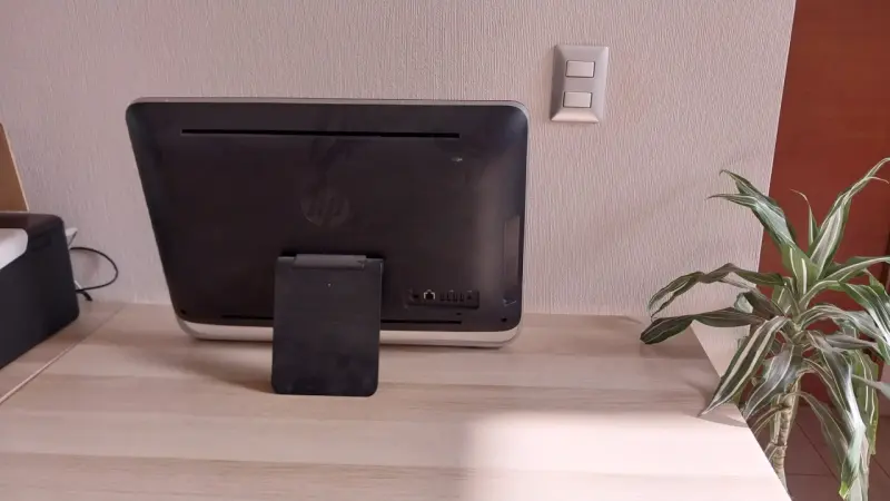 Computador HP todo en uno - 1