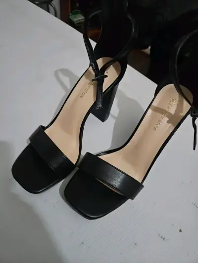 Zapatos de taco alto negros - miniatura 4