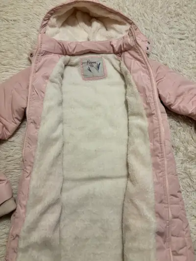 Parka rosada acolchada con capucha - miniatura 2