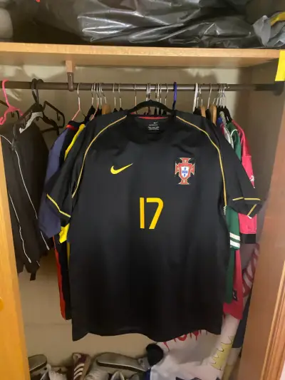 Camiseta deportiva C. Ronaldo negra - miniatura 2