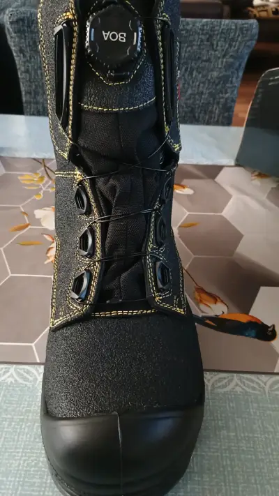 Botas de seguridad negras nuevas - miniatura 3