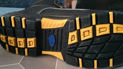 Botas de seguridad negras nuevas - miniatura 5