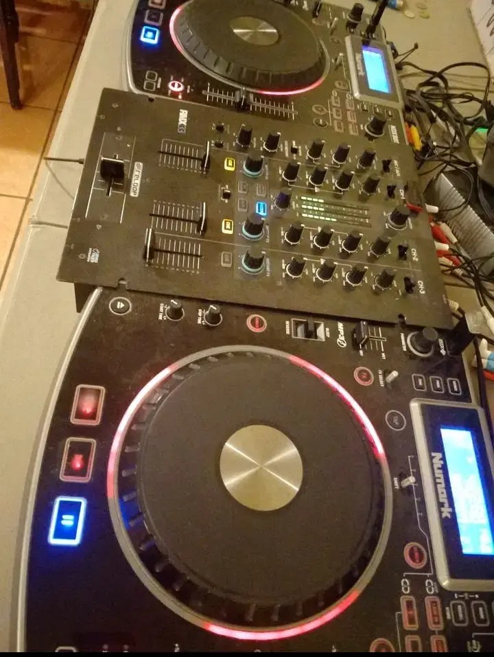 Controlador DJ - 3