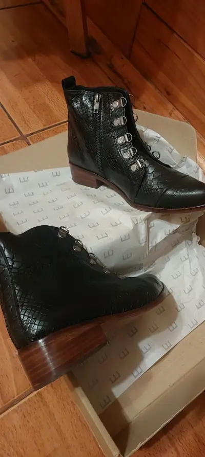 Botines negros de cuero - miniatura 4