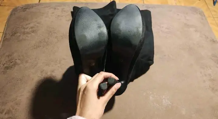 Botines negros de tacón alto - 3