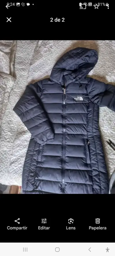 Parka  negra con capucha muy calentita - miniatura 1