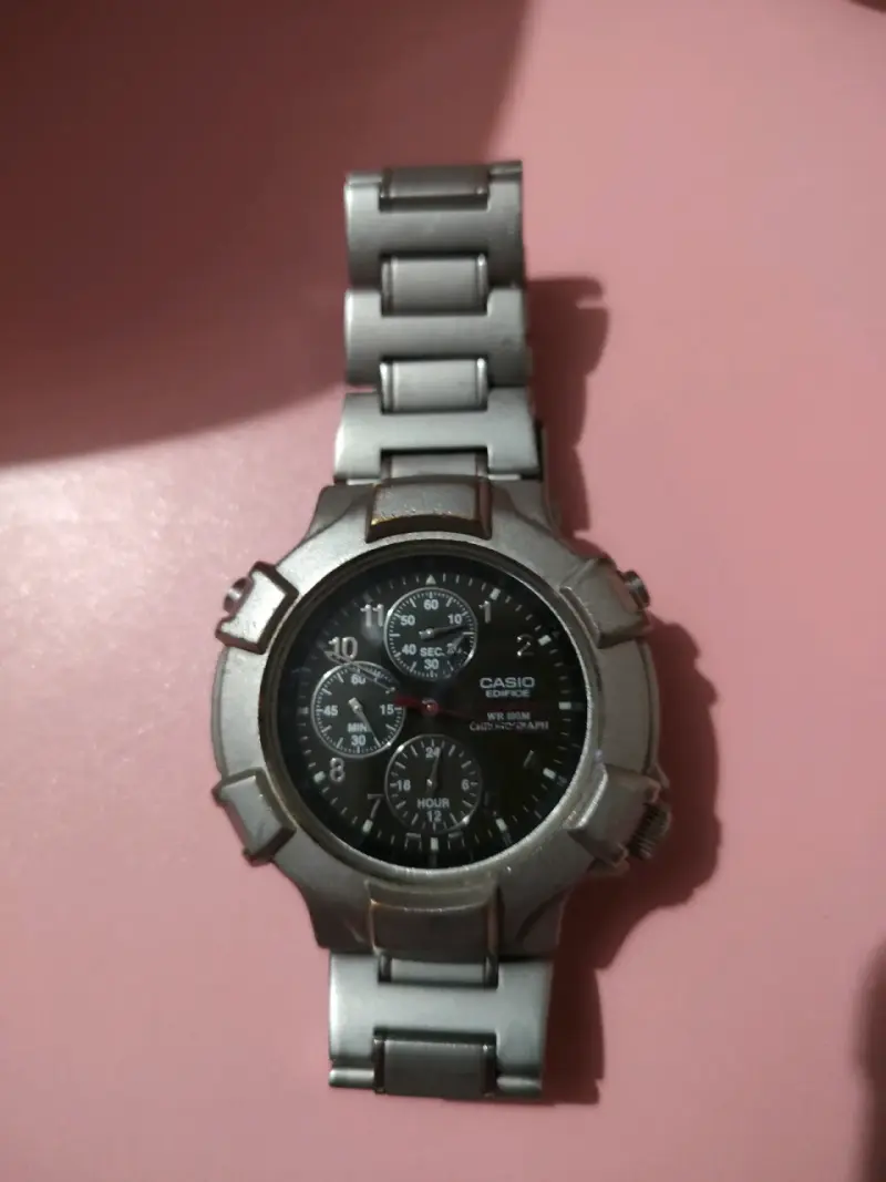 Reloj Casio Edifice metálico - 1