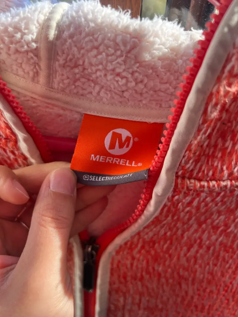 Poleron con capucha Merrell M - 2