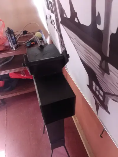 Chimenea metálica minimalista - miniatura 3