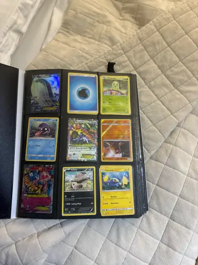Álbum Pokémon TCG + Zacian V gigante - miniatura 2