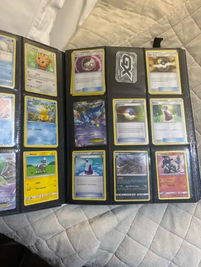 Álbum Pokémon TCG + Zacian V gigante - miniatura 3
