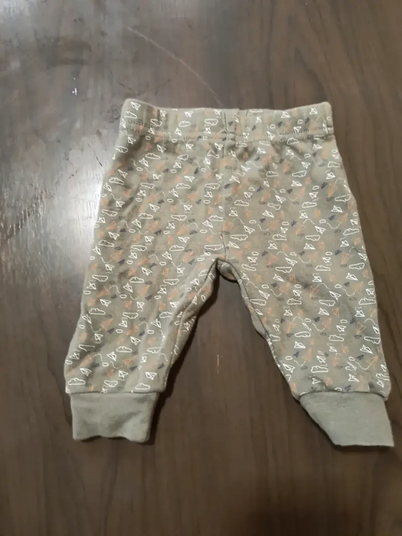 Pantalón bebé con diseño gris - 1