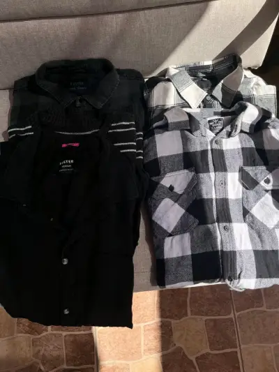 Lote de camisas y suéter negros - miniatura 1