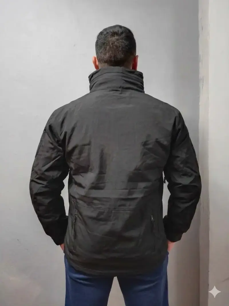 Sofshell negra estilo táctico para invierno - 3
