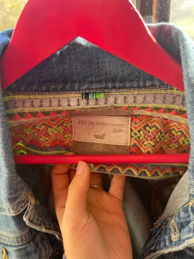 Chaqueta de mezclilla con bordado - miniatura 2