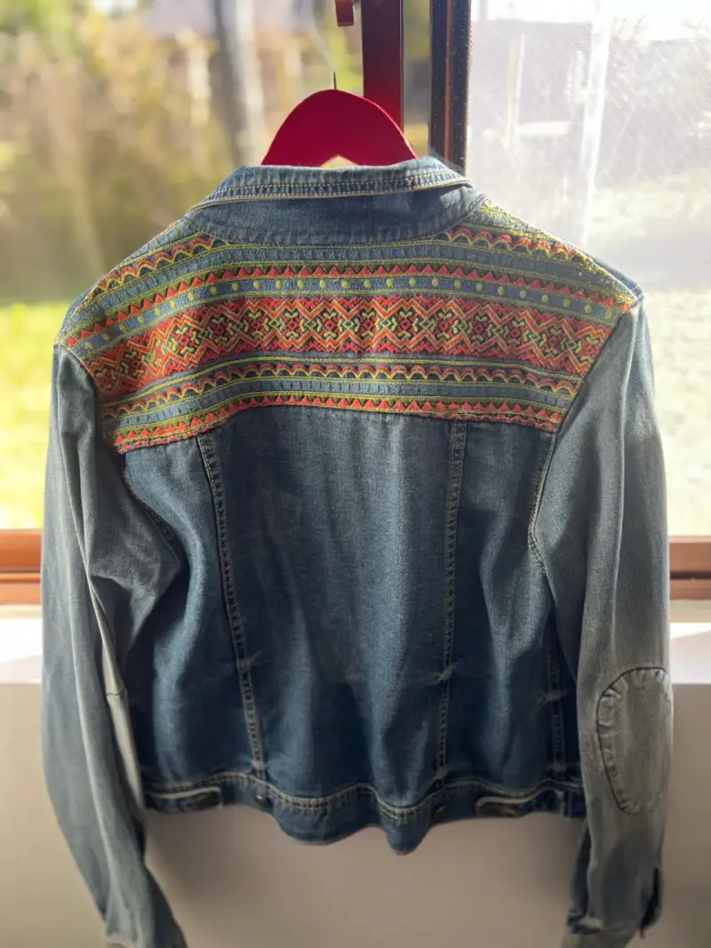 Chaqueta de mezclilla con bordado - 4