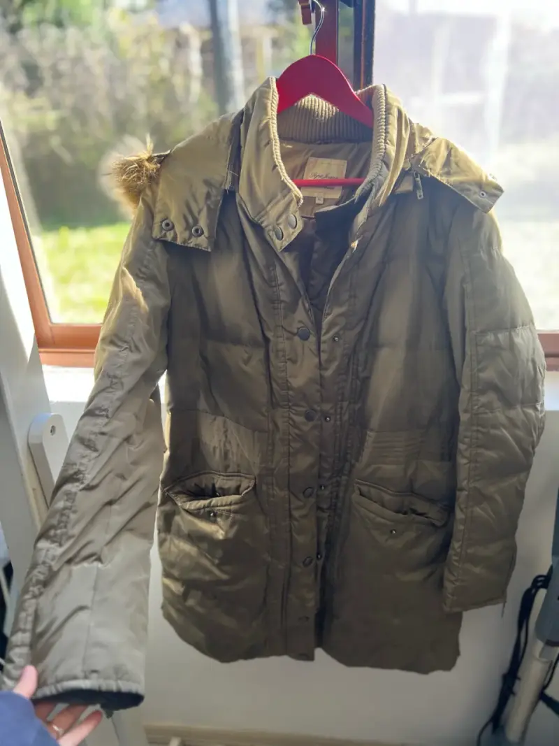 Parka verde con capucha - 1