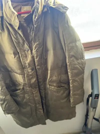 Parka verde con capucha - miniatura 3