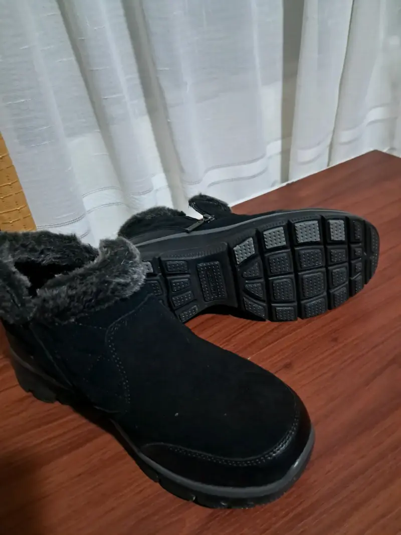 Botas negras con forro de felpa