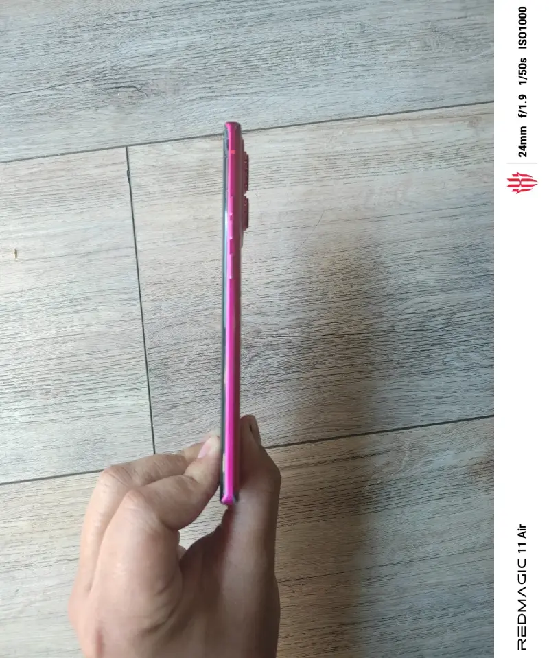 Motorola Edge 40 Neo (Pantone edition) - 1