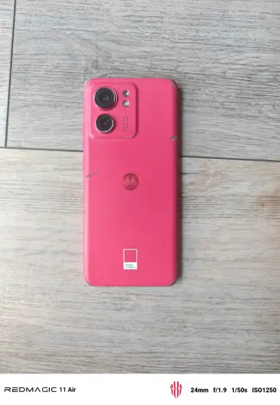 Motorola Edge 40 Neo (Pantone edition) - miniatura 4