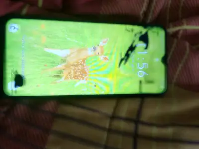 Celular con pantalla dañada - miniatura 6