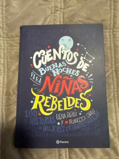 Libro 'Cuentos de buenas noches para niñas rebeldes' - miniatura 1