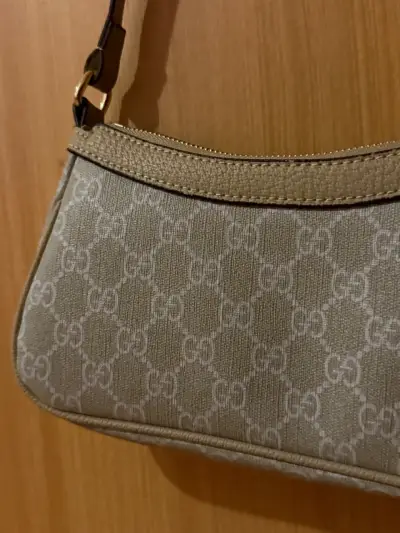 Cartera de hombro beige elegante estilo Gucci - miniatura 3