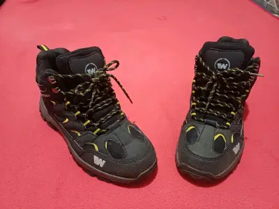 Botas de trekking negras - miniatura 1