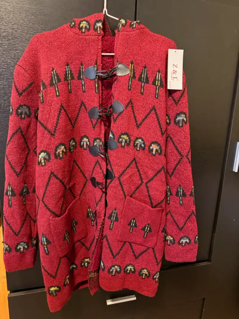 Abrigo acolchado rojo con capucha talla M NUEVO