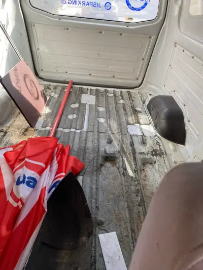 Camioneta de carga usada - miniatura 5