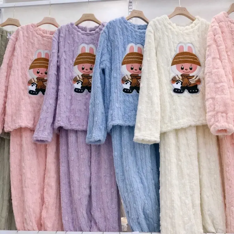 Pijamas de peluche para mujer standar hasta L - 1