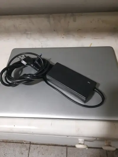 Notebook hp i3 - miniatura 1