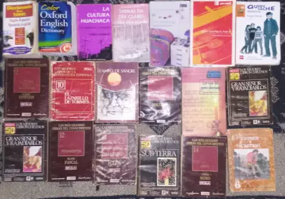 Colección de libros variados - miniatura 1