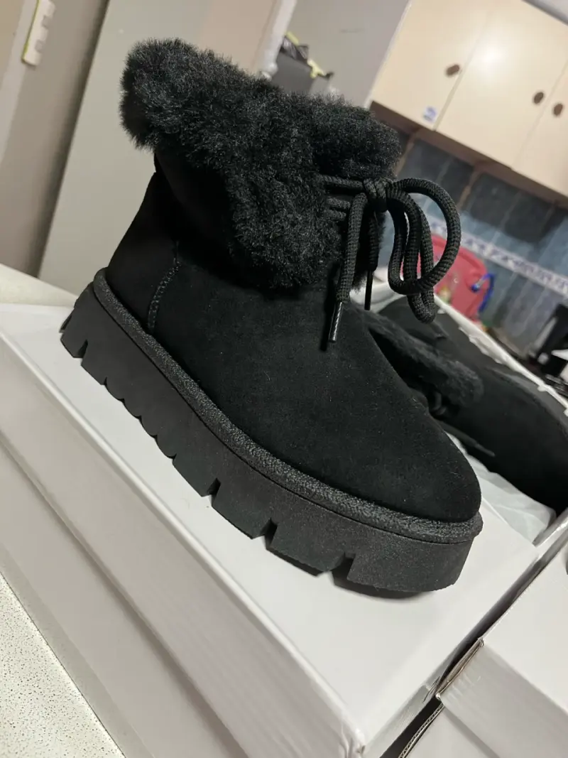Botas abrigadas negras y beige - 2