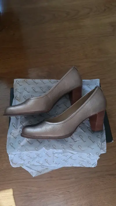 Zapatos de taco medio dorados - miniatura 2
