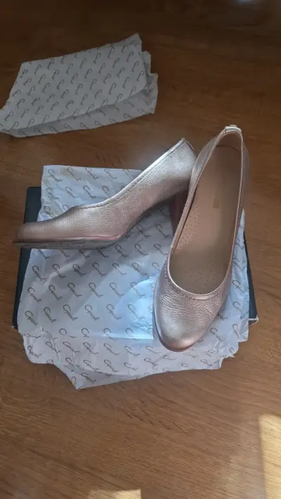 Zapatos de taco medio dorados - miniatura 3