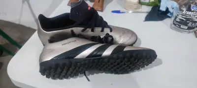 Zapatillas deportivas doradas Predator - miniatura 1