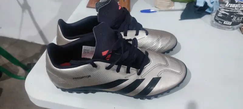 Zapatillas deportivas doradas Predator - 2