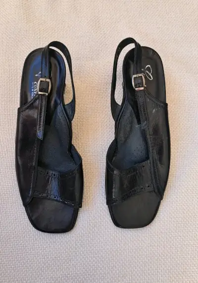 Sandalias negras de cuero - miniatura 1
