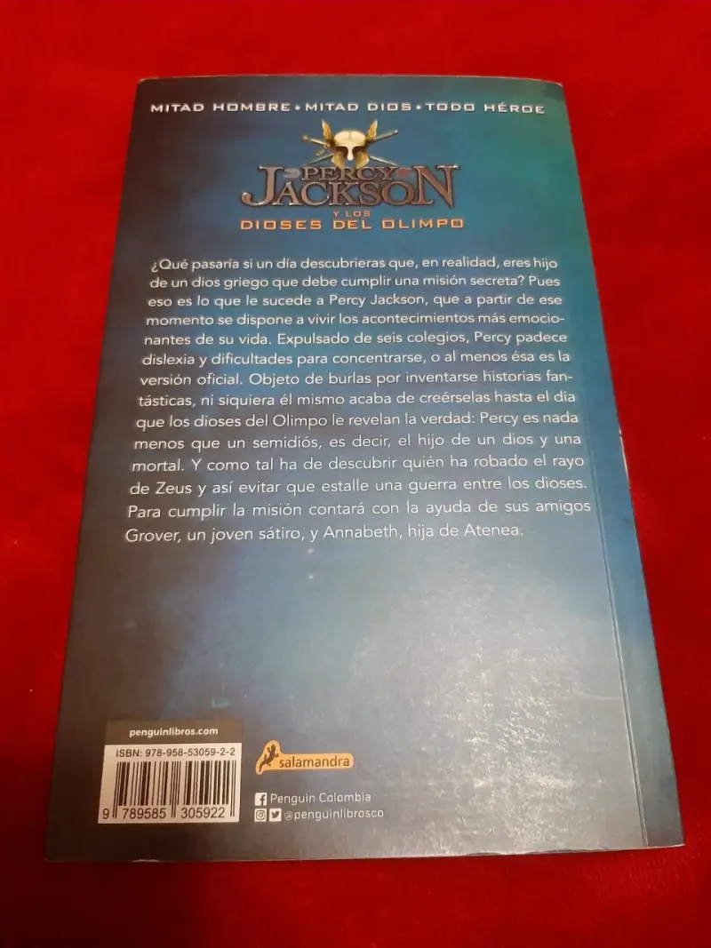 Libro 'Percy Jackson: El ladrón del rayo' - 3
