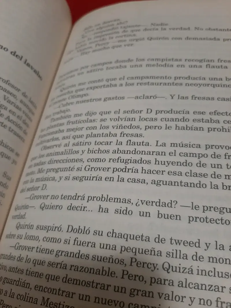 Libro 'Percy Jackson: El ladrón del rayo' - 4