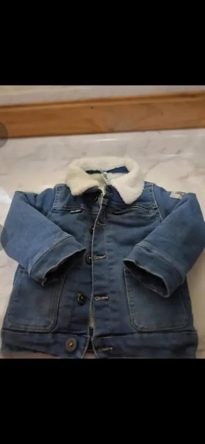 Chaqueta de mezclilla con piel - miniatura 1