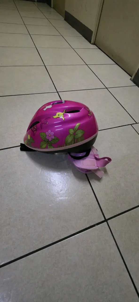 Casco infantil rosa
