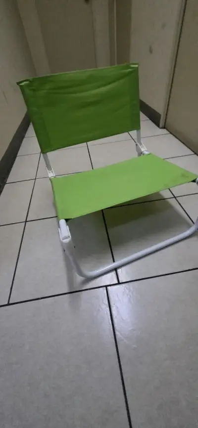 Silla plegable verde - miniatura 2