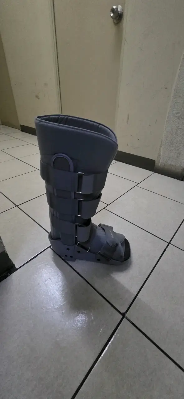 Bota ortopédica de inmovilización